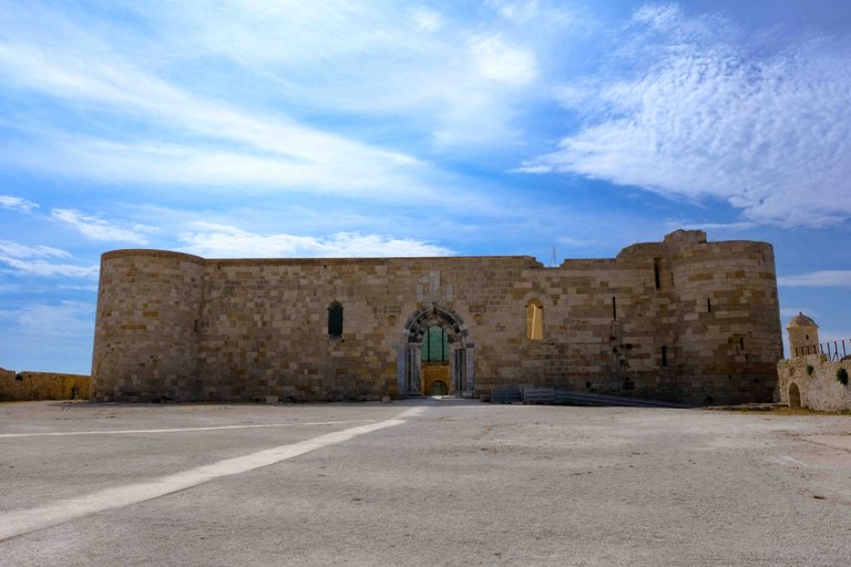 Fort.jpg