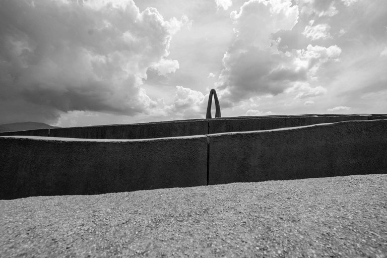 Labrinto di Arianna - BW.jpg