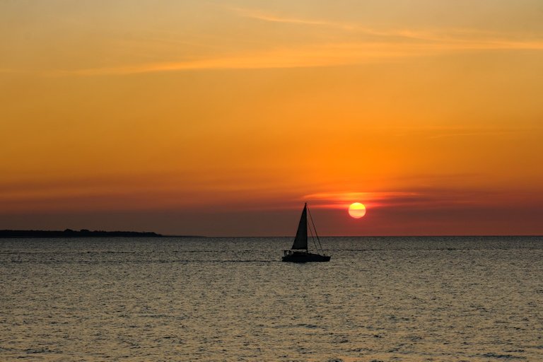 Sailing Sunset (1 of 1).jpg