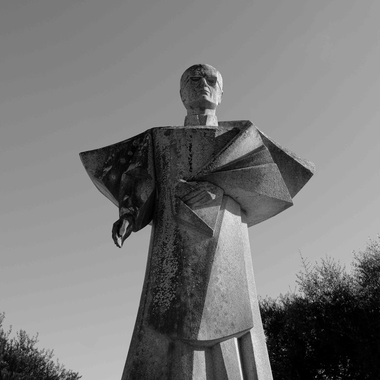 Modern Statue (1 of 1).jpg