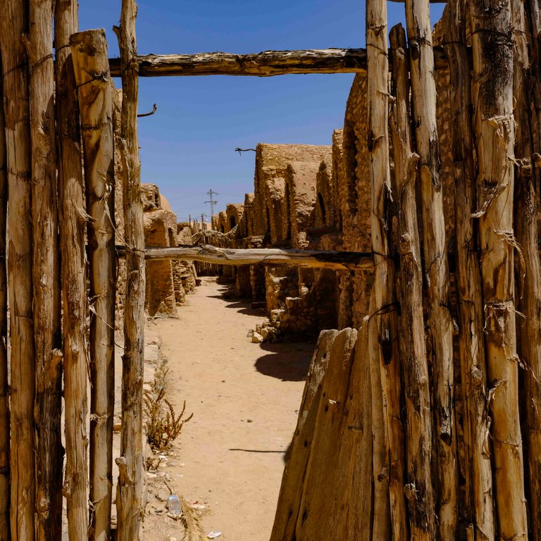 Ksar Hadada sticks.jpg