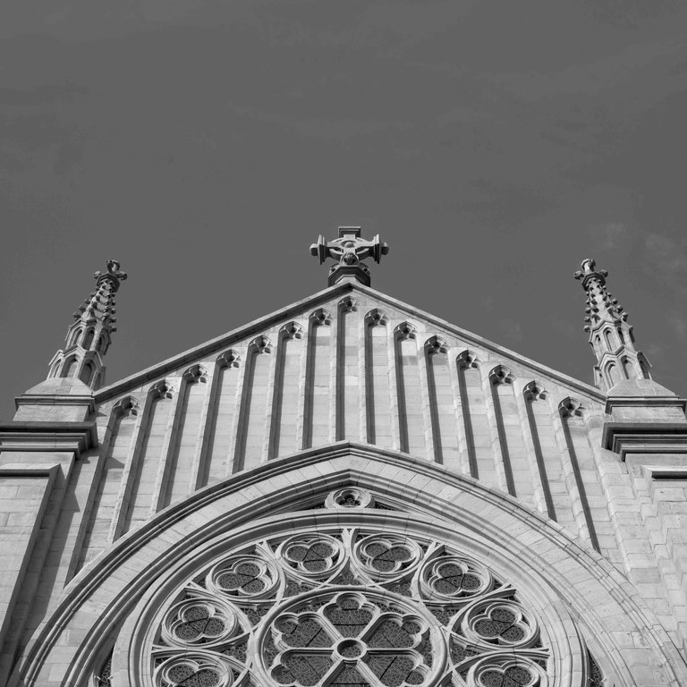 Monomad Statues 3 (1 of 1).jpg