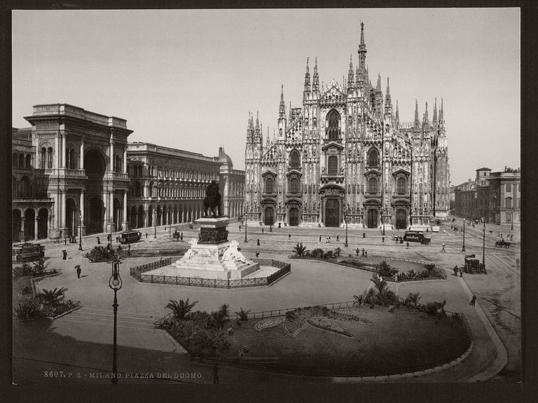 historic-bw-photos-of-milan-italy-in-19th-century-02.jpg