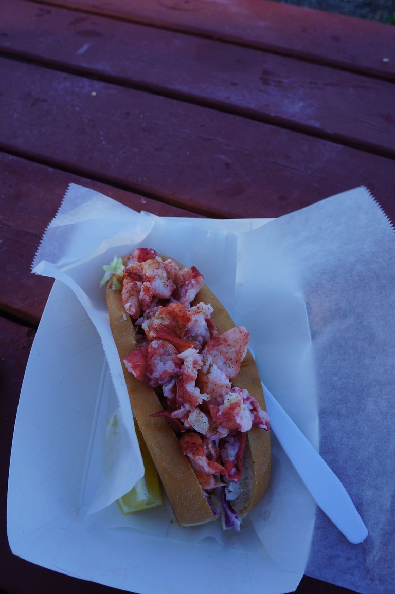 060 - Lobster Roll.jpg