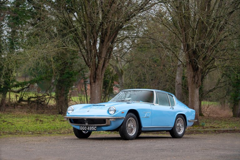 1964 Maserati Mistral 3 7-Litre Coupé 01.jpg