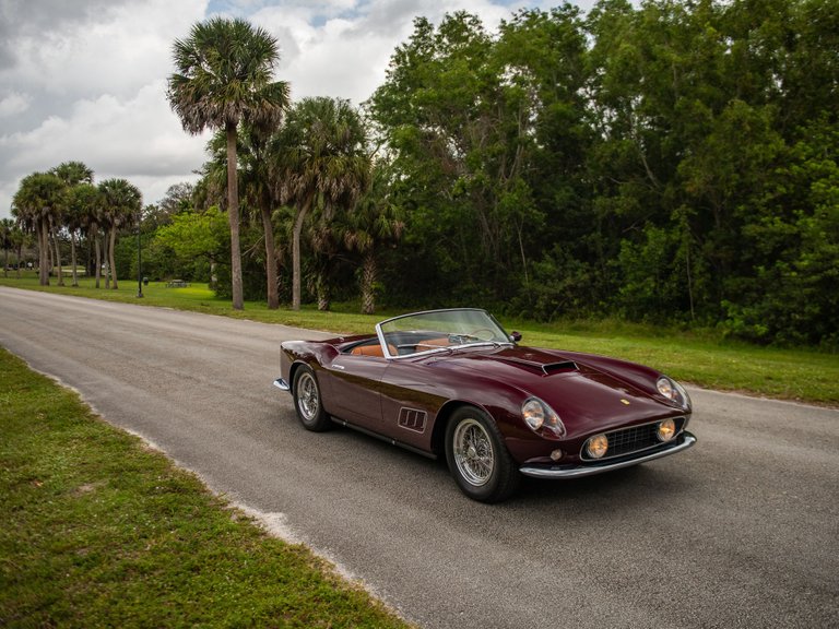 1959 Ferrari 250 GT 01.jpg