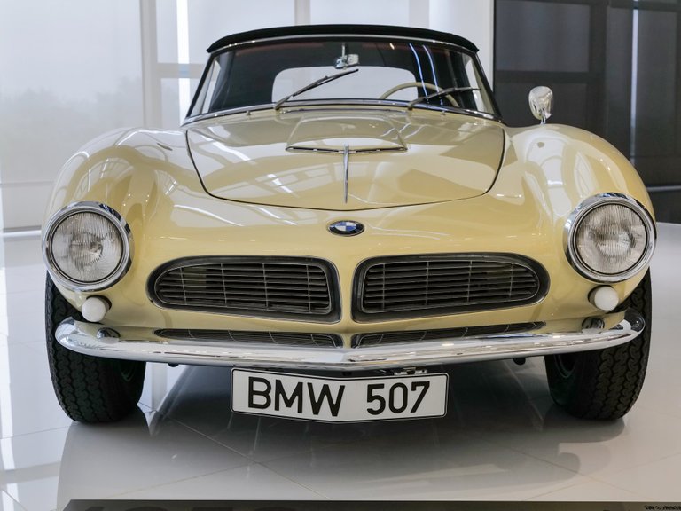 1958 BMW 507 Roadster Series II 04.jpg