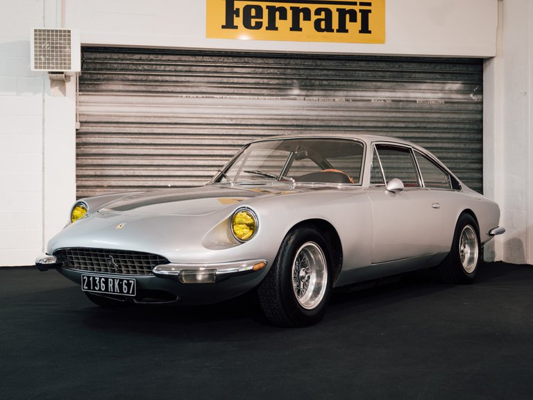 1968 Ferrari 365 01.jpg