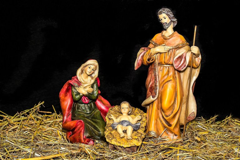 christmas-crib-figures-g4c488496b_1920.jpg