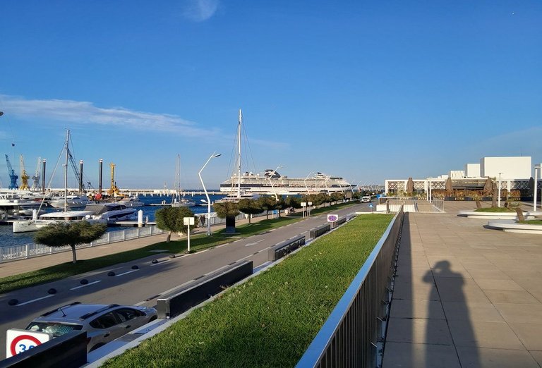 b 3.jpg