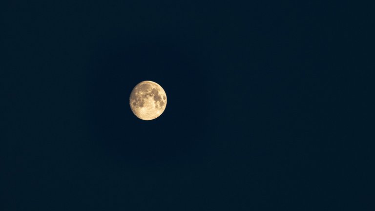 moon 01.jpg