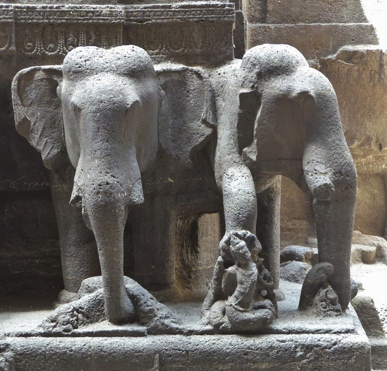 P1150953 elephant monolith.JPG