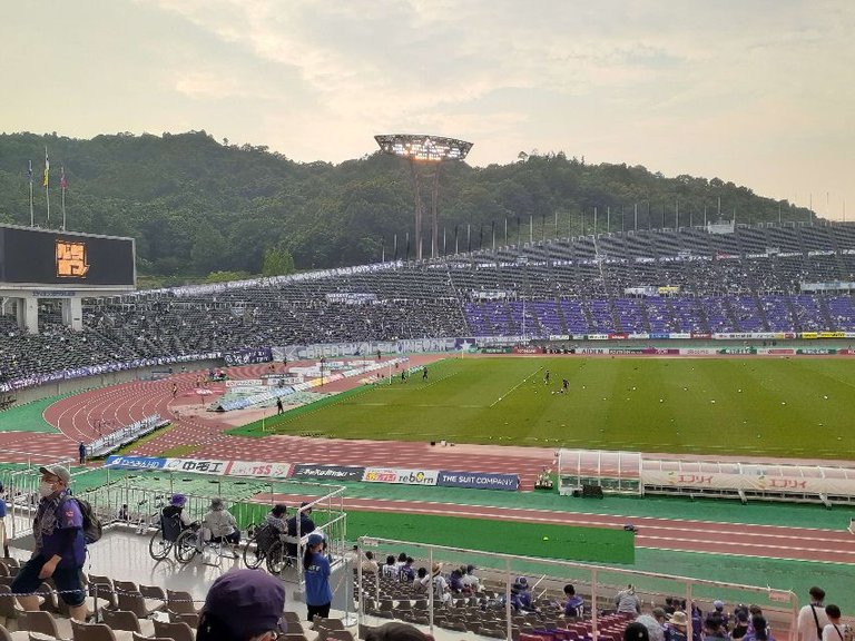 sanfrecce18June22b.jpg