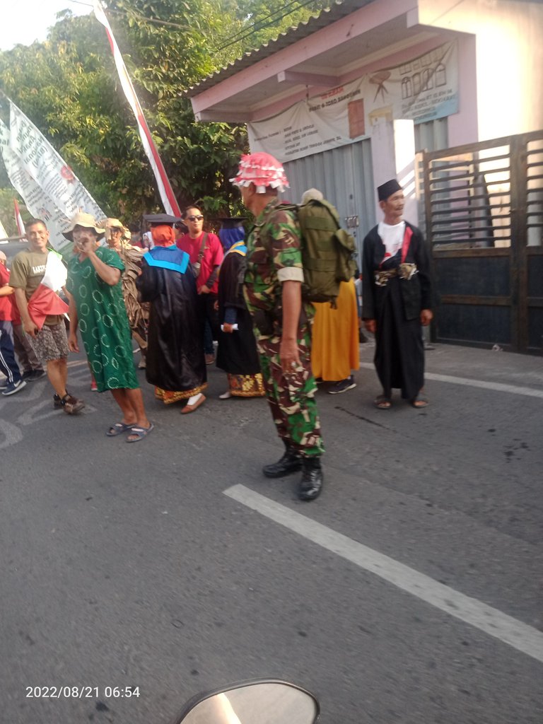 Karnaval bapak tentara.jpg