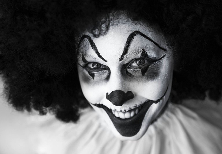 clown630883_1280.jpg