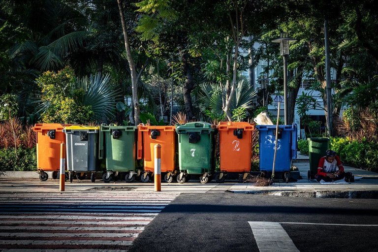 trash-4358272_1280.jpg