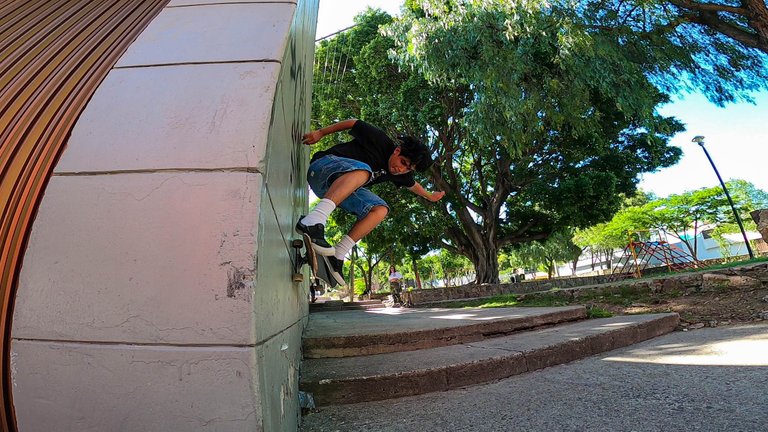 Golfito - Naranjita's wallride.jpg