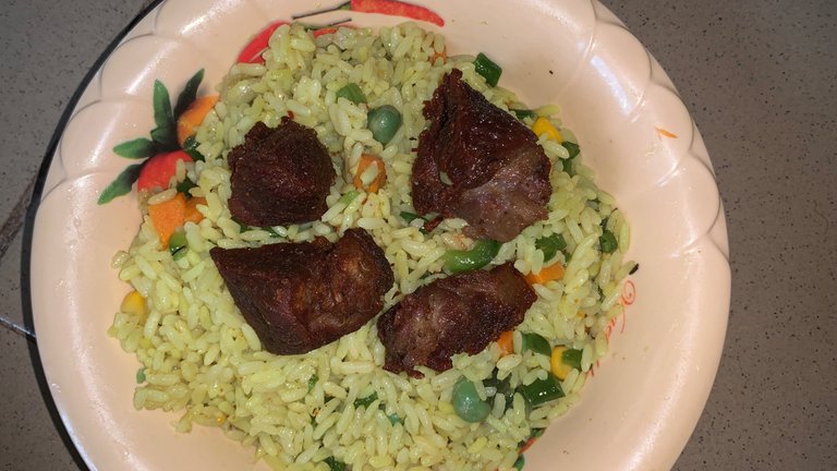HOW I PREPARED FRIED RICE FOR MY SISTER’S BIRTHDAY 