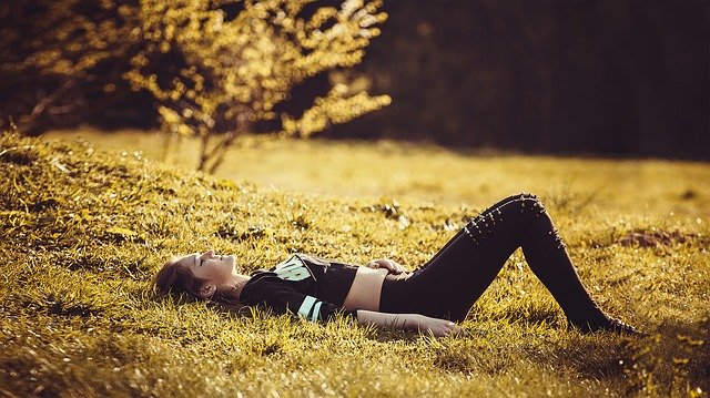 girl-lying-on-the-grass-1741487_640.jpg