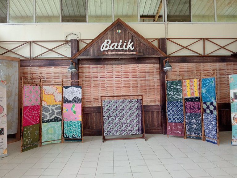 Batik with natural motifs