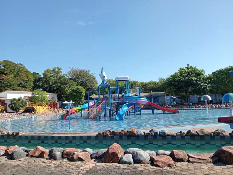 Wednesday walk : Waterland Ade Irma Suryani