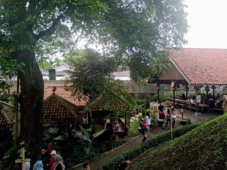 Lunch with family in Bandung City