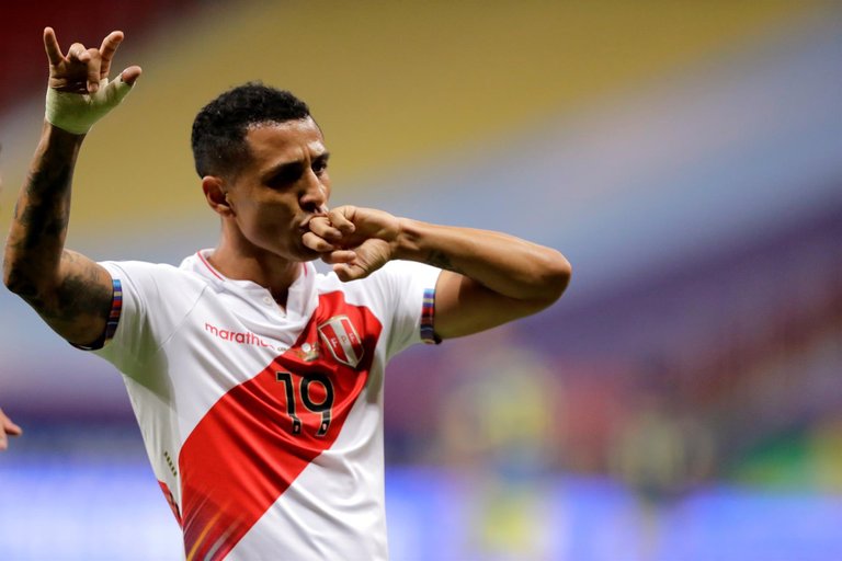 28.-Copa-America-Colombia-Peru-Yotun-Gol-peruano.jpg
