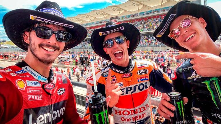 61.-MotoGP-Marquez-gana-en-Austin-festejo.jpg