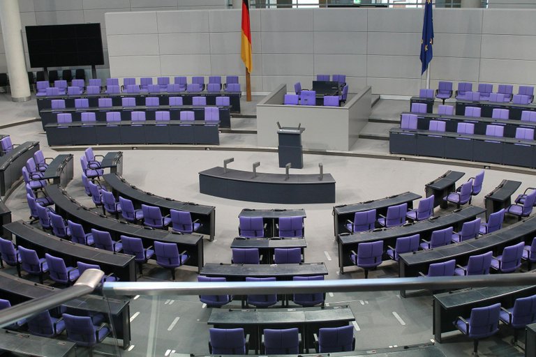 bundestag-gaf47f7498_1920.jpg