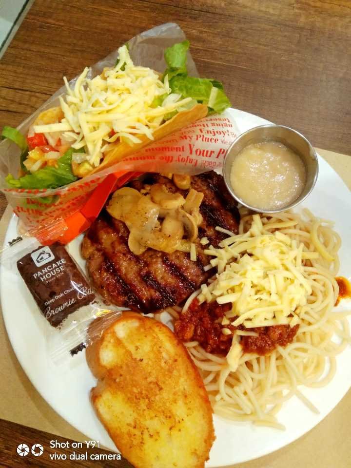 lunchtreat.jpg