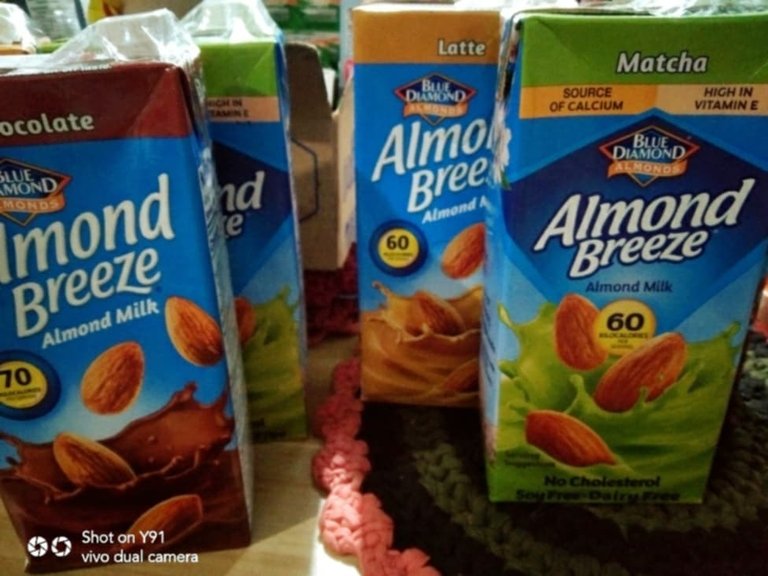 almond milk.jpg