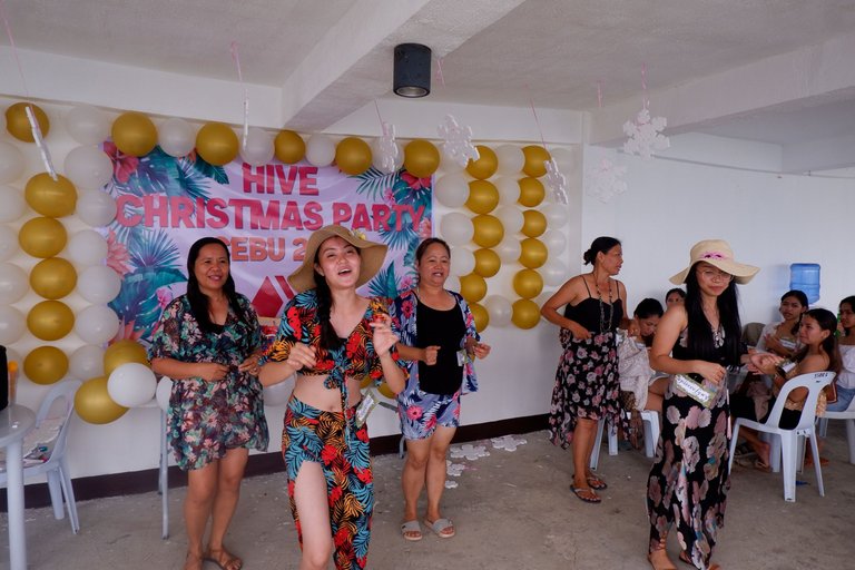 hivecebuxmas433.JPG