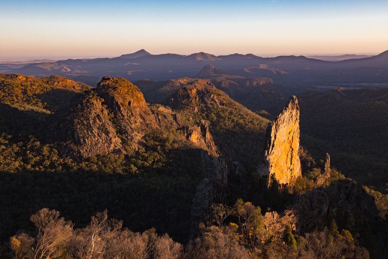 Warrumbungle Light Breadknife.jpg