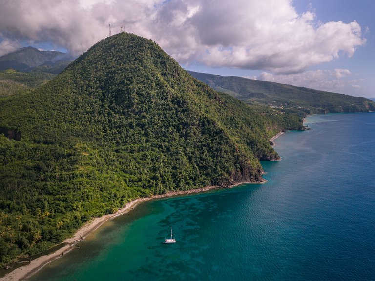 Cirrus Northern Dominica.jpg