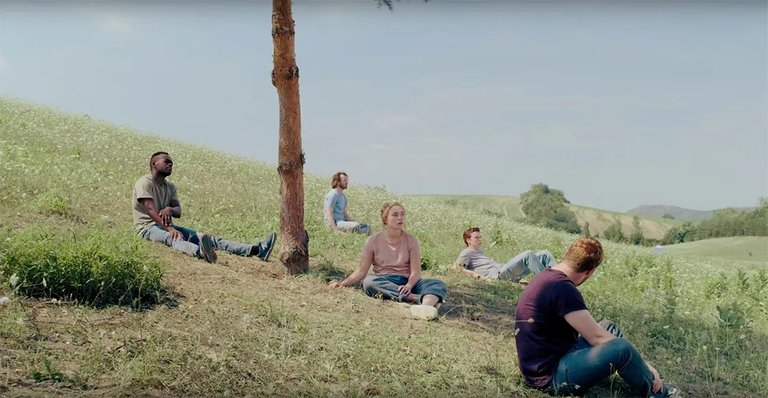 midsommar-trailer-aster.jpg