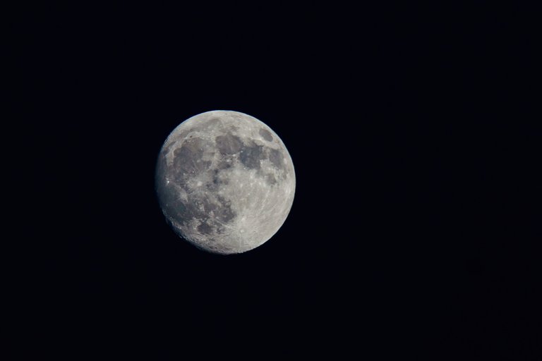 moon-1.jpg