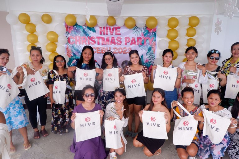 hivecebuxmas794.JPG