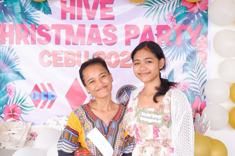 hivecebuxmas712.JPG