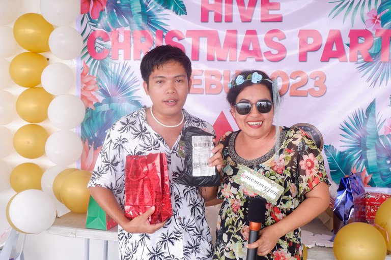 hivecebuxmas740.JPG