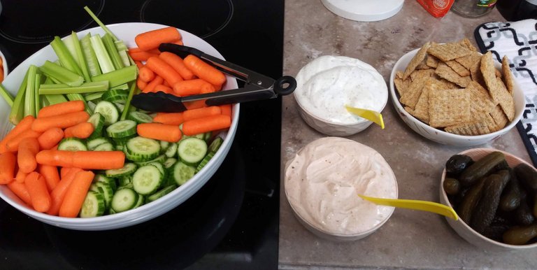 vegies and dips.jpg