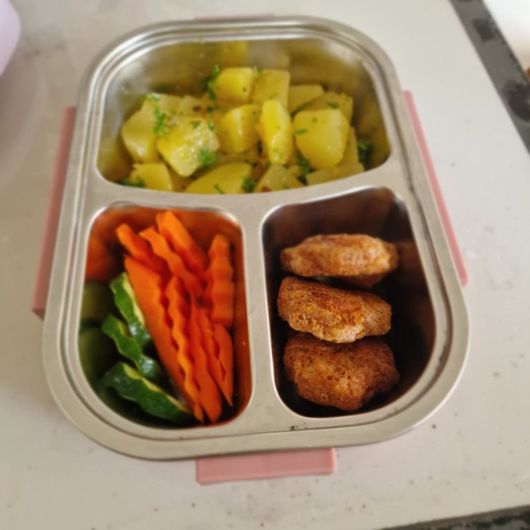 Lunchbox-4.jpg