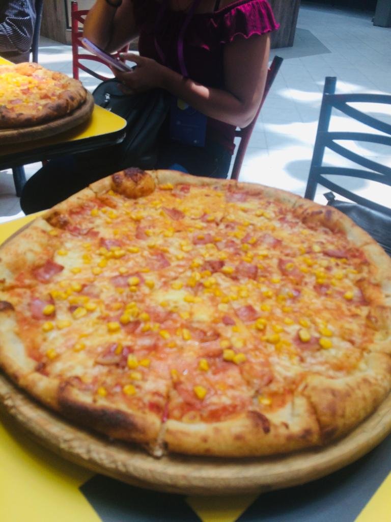 nuestro compartir con pizza 2022-06-05 at 4.39.07 PM.jpeg
