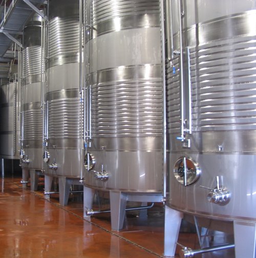 Imagen-3.-Tipos-de-depósitos-para-la-fermentación-del-vino.jpg