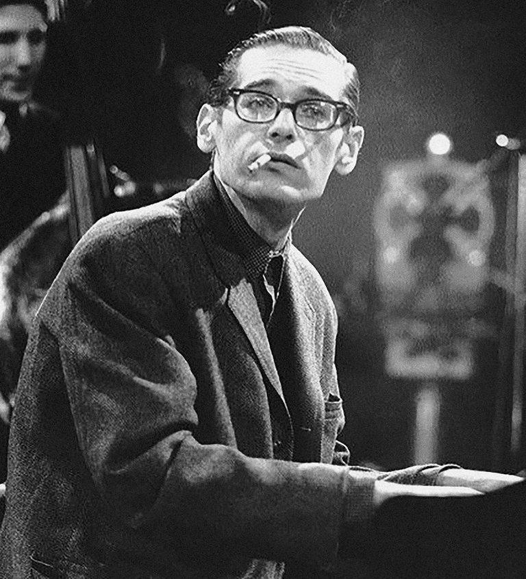 Bill Evans 2.jpg