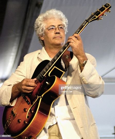 Larry Coryell 3.jpg