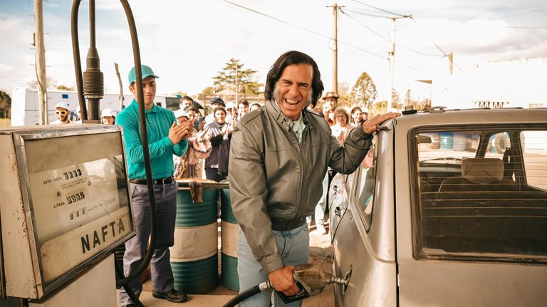 menem-107989363-large.jpg