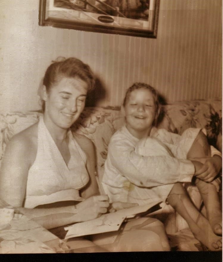 Claudelle and Linda, in Claxton (2).jpg