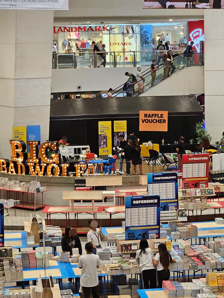 trinoma111.jpg