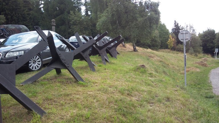 Anti-tank barricades over Babí.jpg