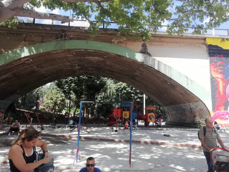 Si Puente encima Parque1.jpg